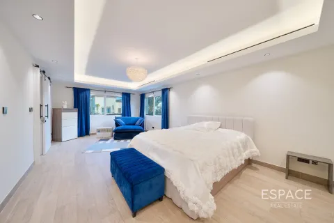 Villa in Meadows 8, Meadows, Dubai 4 bedrooms, 362 sq.m. № 122615 - photo 13