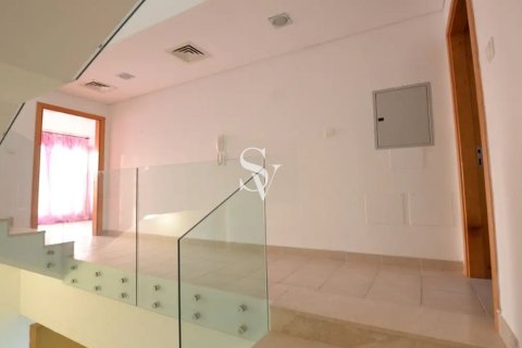 Villa in District 15, Jumeirah Village Circle, Dubai 4 bedrooms, 130 sq.m. № 96718 - photo 12