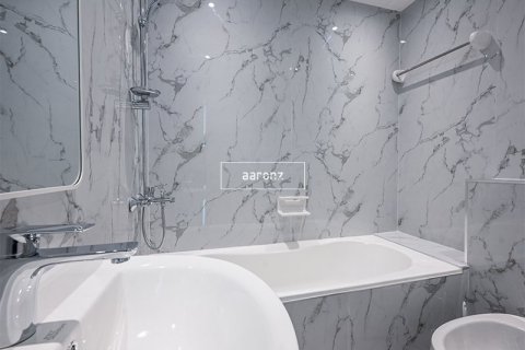 Apartment in Jumeirah Lake Towers, Dubai 2 bedrooms, 90.1 sq.m. № 42627 - photo 5