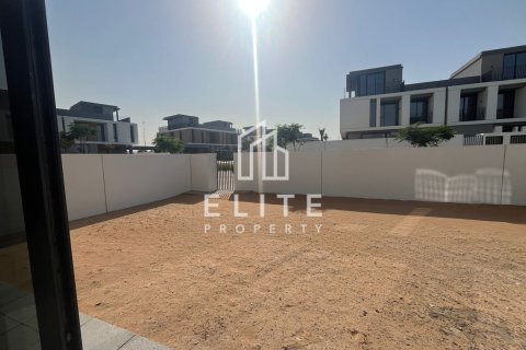 Снять в аренду виллу в Дубае: 4 спальни, № 89655 - фото 2