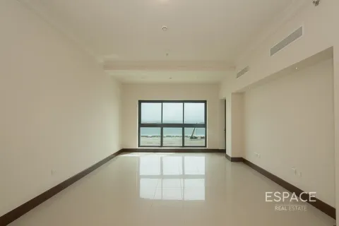 Снять в аренду квартиру в Пальме Джумейре, Дубай: 2 спальни, 175м², № 61998 - фото 2