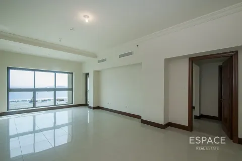 Снять в аренду квартиру в Пальме Джумейре, Дубай: 2 спальни, 175м², № 61998 - фото 1