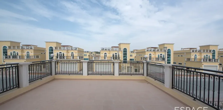 Вилла в Legacy Nova Villas, Jumeirah Park, Дубай, 4 спальни, 325м², № 61995