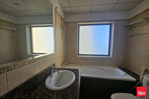 Снять в аренду квартиру в Дубае: 1 спальня, 70.7м², № 91988 - фото 11