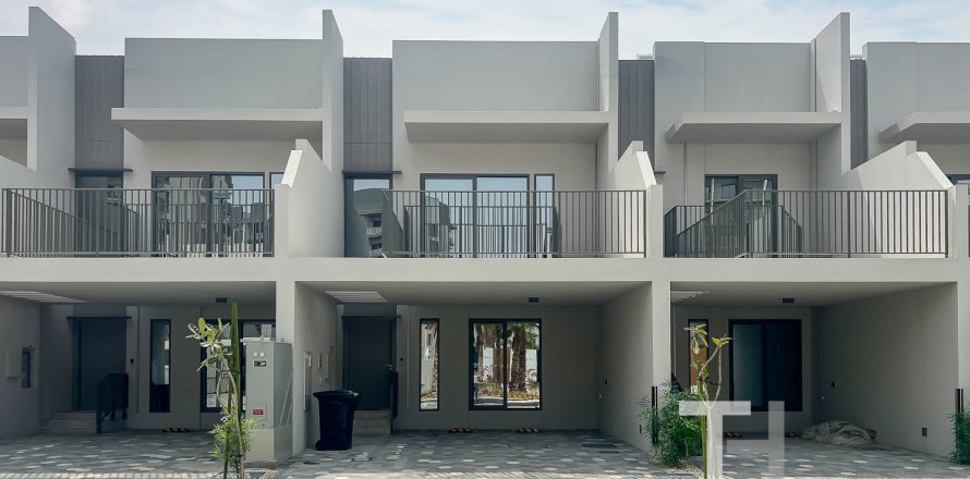 Вилла в Meydan, Дубай, 2 спальни, 158м², № 13594
