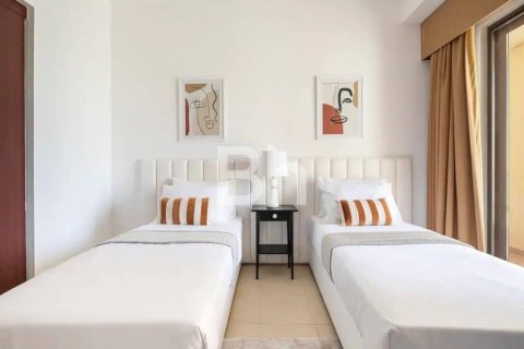 Apartment in Jumeirah Beach Residence, Dubai 2 bedrooms, 120 sq.m. № 57596 - photo 7