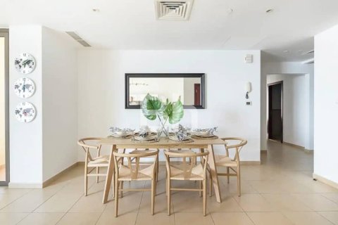 Apartment in Jumeirah Beach Residence, Dubai 2 bedrooms, 120 sq.m. № 57596 - photo 15