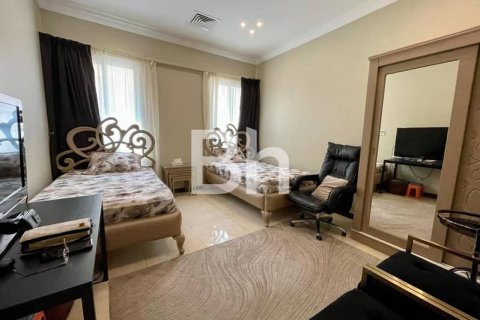 Villa en The Villa, Dubai, 5 dormitorios, 561 m², № 57601 - foto 14