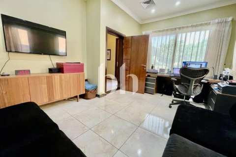 Купить виллу в The Villa, Дубай: 5 спален, 561м², № 57601 - фото 19