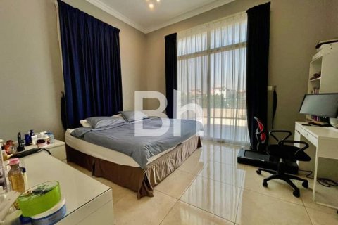 Villa en The Villa, Dubai, 5 dormitorios, 561 m², № 57601 - foto 7