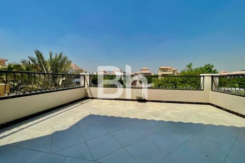 Villa en The Villa, Dubai, 5 dormitorios, 561 m², № 57601 - foto 8