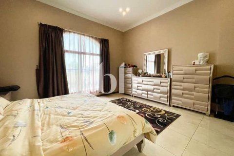 Купить виллу в The Villa, Дубай: 5 спален, 561м², № 57601 - фото 29