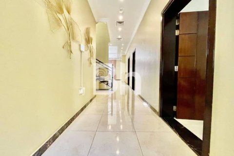 Villa en The Villa, Dubai, 5 dormitorios, 561 m², № 57601 - foto 24