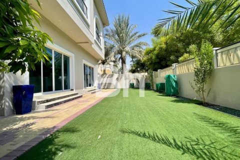 Villa en The Villa, Dubai, 5 dormitorios, 561 m², № 57601 - foto 28