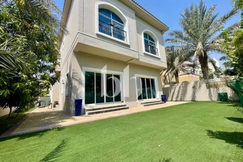 Купить виллу в The Villa, Дубай: 5 спален, 561м², № 57601 - фото 5