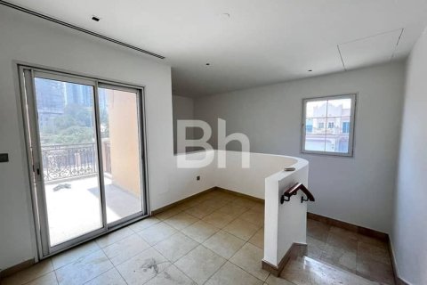 Villa in Jumeirah Village Triangle, Dubai 2 bedrooms, 62 sq.m. № 24894 - photo 3