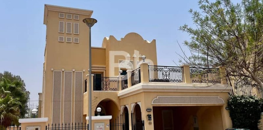 Villa in Jumeirah Village Triangle, Dubai 2 bedrooms, 62 sq.m. № 24894