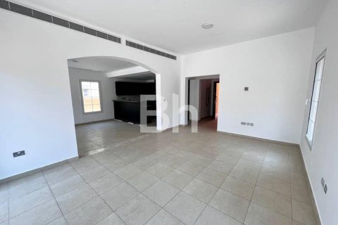 Villa in Jumeirah Village Triangle, Dubai 2 bedrooms, 62 sq.m. № 24894 - photo 17