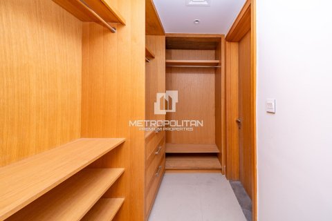 Купить квартиру в Даунтаун Дубай (Даунтаун Бурдж Дубай), Дубай: 3 спальни, 190м², № 73727 - фото 23