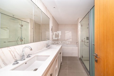 Купить квартиру в Даунтаун Дубай (Даунтаун Бурдж Дубай), Дубай: 3 спальни, 190м², № 73727 - фото 24