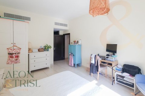 Apartamento en The Views, Dubai, 2 dormitorios, 140 m², № 62604 - foto 2