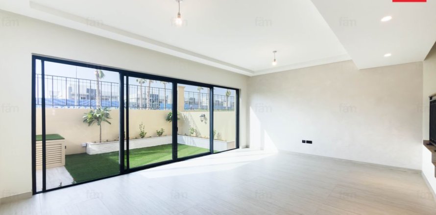 Townhouse in Dubai 4 bedrooms, 144 sq.m. № 139624