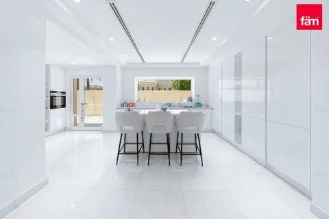 Купить виллу в Дубае: 6 спален, 755.5м², № 60206 - фото 28