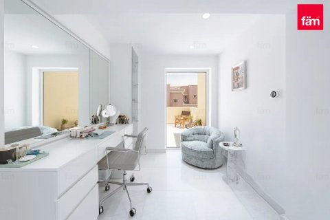 Купить виллу в Дубае: 6 спален, 755.5м², № 60206 - фото 23