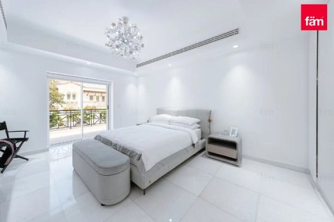 Купить виллу в Дубае: 6 спален, 755.5м², № 60206 - фото 26