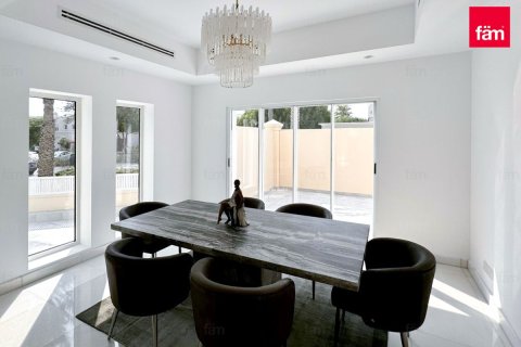 Купить виллу в Дубае: 6 спален, 755.5м², № 60206 - фото 2