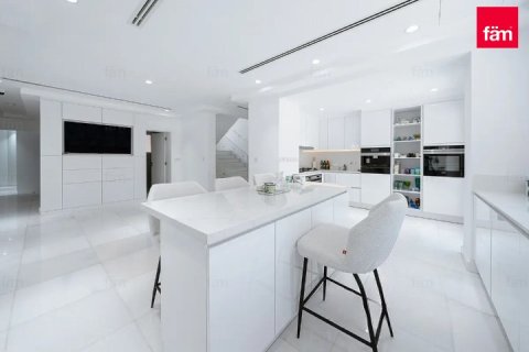 Купить виллу в Дубае: 6 спален, 755.5м², № 60206 - фото 7