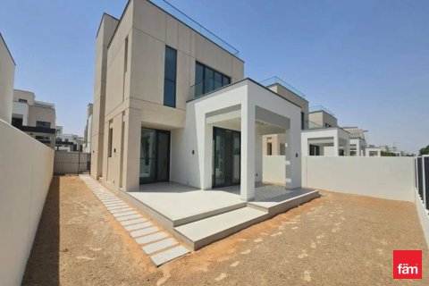 Villa en Dubai, 3 dormitorios, 418.4 m², № 60209 - foto 1