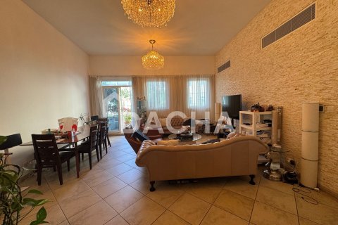 Apartamento en Motor City, Dubai, 3 dormitorios, 198 m², № 104743