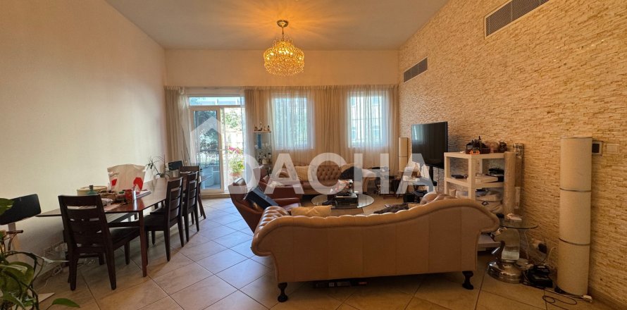 Apartamento en Motor City, Dubai, 3 dormitorios, 198 m², № 104743