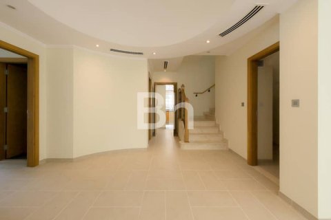 Villa in Jumeirah Park, Dubai 5 bedrooms, 435 sq.m. № 24327 - photo 25