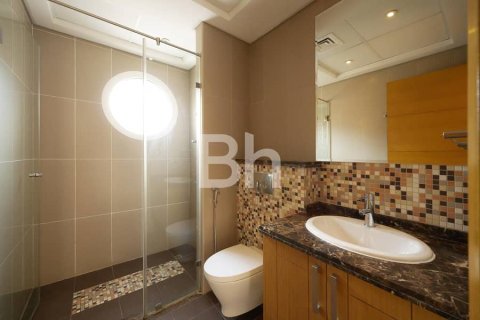 Villa in Jumeirah Park, Dubai 5 bedrooms, 435 sq.m. № 24327 - photo 17