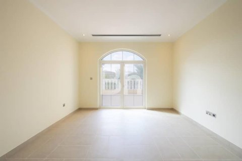 Villa in Jumeirah Park, Dubai 5 bedrooms, 435 sq.m. № 24327 - photo 16
