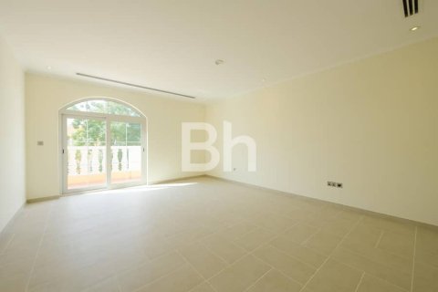 Villa in Jumeirah Park, Dubai 5 bedrooms, 435 sq.m. № 24327 - photo 12