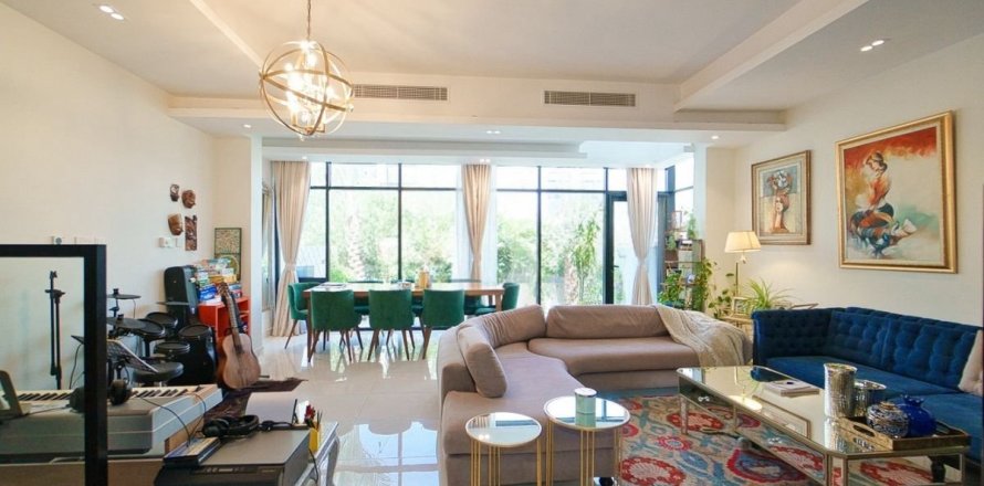 Villa in Al Furjan, Dubai 3 bedrooms, 168.2 sq.m. № 59828