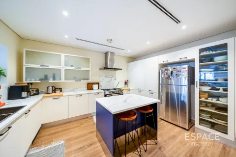 Adosado en Al Furjan, Dubai, 3 dormitorios, 262 m², № 71034 - foto 5