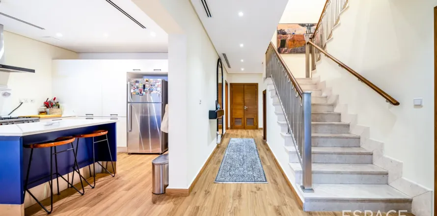 Adosado en Al Furjan, Dubai, 3 dormitorios, 262 m², № 71034