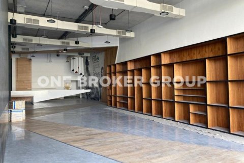 Office in Al Quoz, Dubai 3344.5 sq.m. № 221 - photo 7