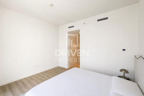 Apartment in The Lofts, Downtown Dubai (Downtown Burj Dubai), Dubai 2 bedrooms, 120.5 sq.m. № 126881 - photo 8