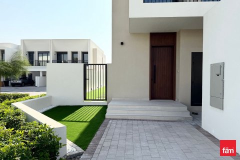 Снять в аренду таунхаус в Town Square, Дубай: 4 спальни, 281.8м², № 67316 - фото 4