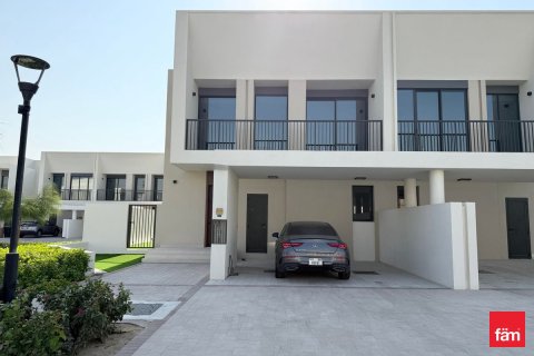 Снять в аренду таунхаус в Town Square, Дубай: 4 спальни, 281.8м², № 67316 - фото 3