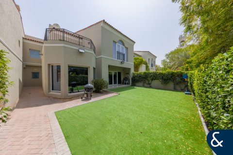 Villa in Green Community Motor City, Motor City, Dubai 4 bedrooms, 454 sq.m. № 75987 - photo 1