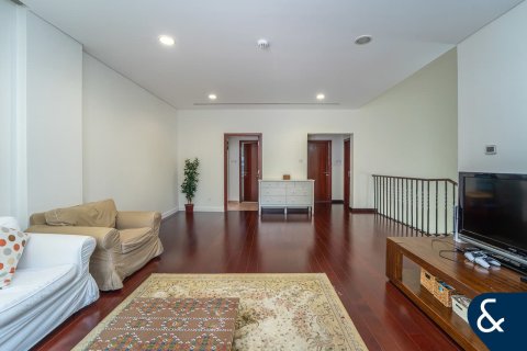 Villa in Green Community Motor City, Motor City, Dubai 4 bedrooms, 454 sq.m. № 75987 - photo 10