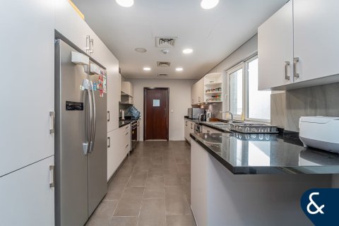 Villa in Green Community Motor City, Motor City, Dubai 4 bedrooms, 454 sq.m. № 75987 - photo 5