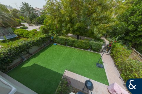 Villa in Green Community Motor City, Motor City, Dubai 4 bedrooms, 454 sq.m. № 75987 - photo 17