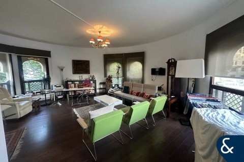 Купить пентхаус в Old Town, Дубай: 2 спальни, 196м², № 75986 - фото 4